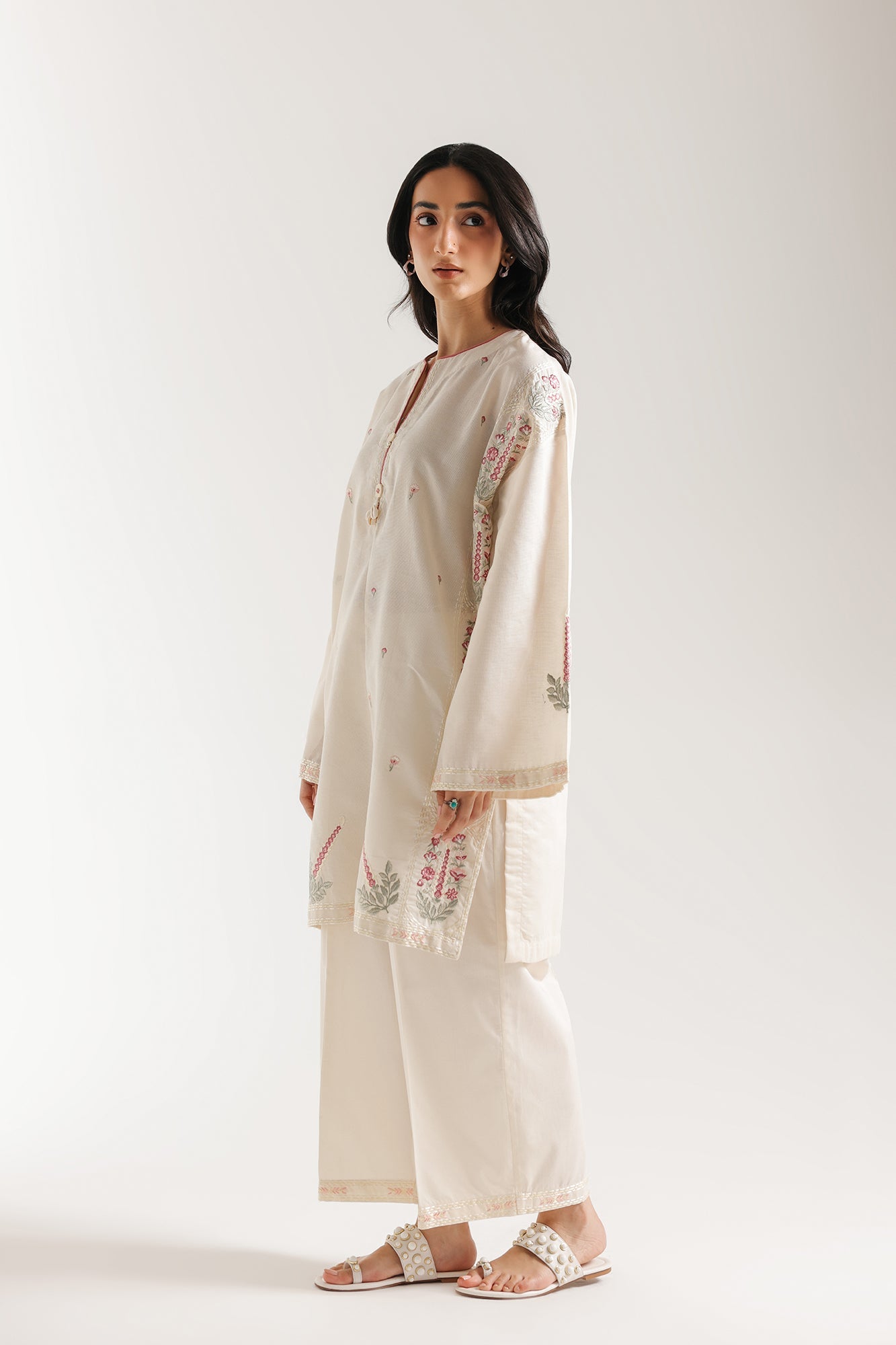 EMBROIDERED SUIT (E7749/102/115)