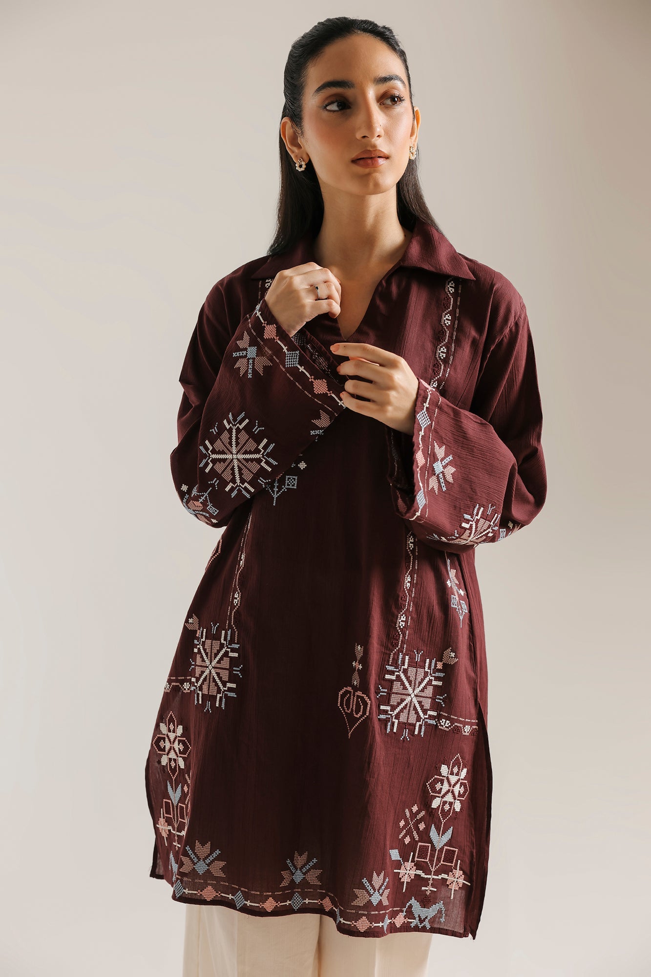 EMBROIDERED SUIT (E7767/102/516)