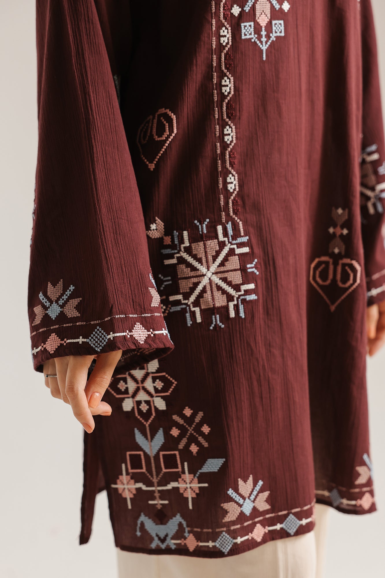 EMBROIDERED SUIT (E7767/102/516)