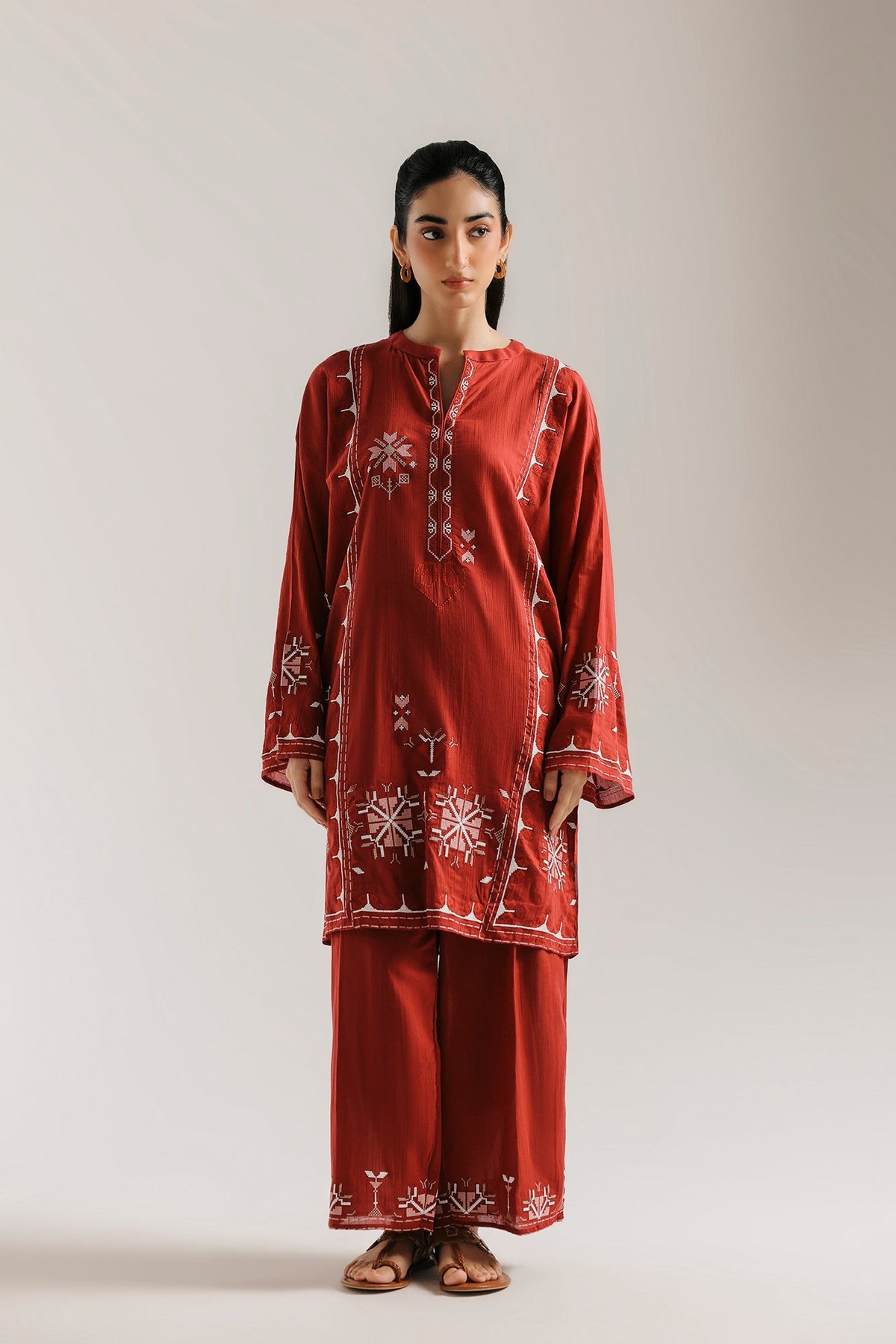 EMBROIDERED SUIT (E7768/102/416)