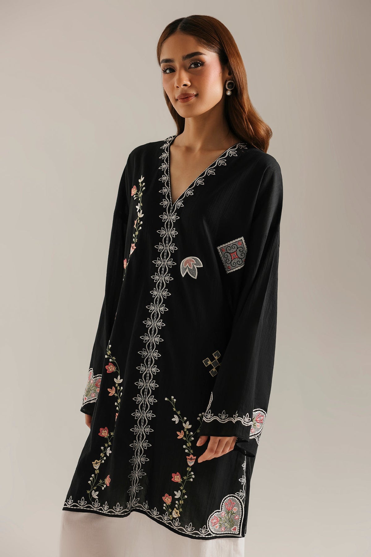 EMBROIDERED SUIT (E7769/102/902)