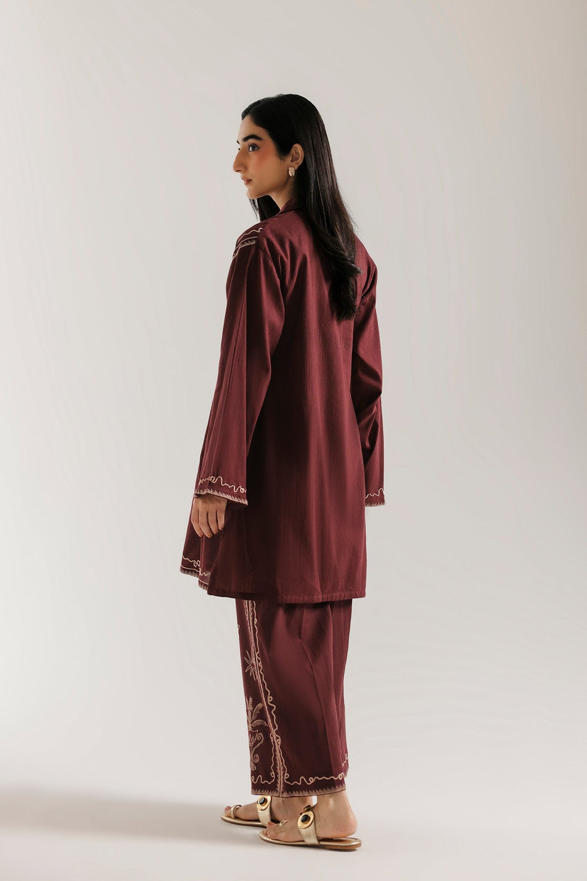 EMBROIDERED SUIT (E7771/102/801)