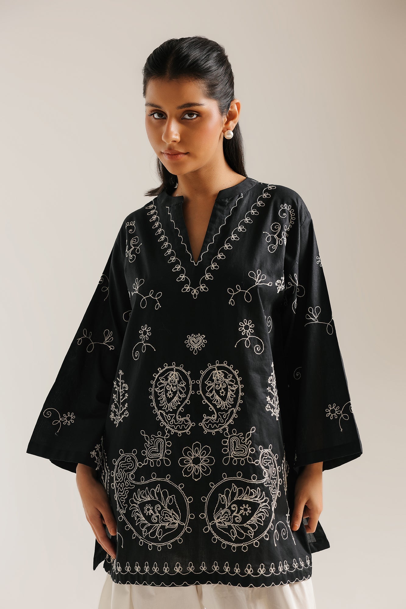 EMBROIDERED SHIRT (E7779/102/902)