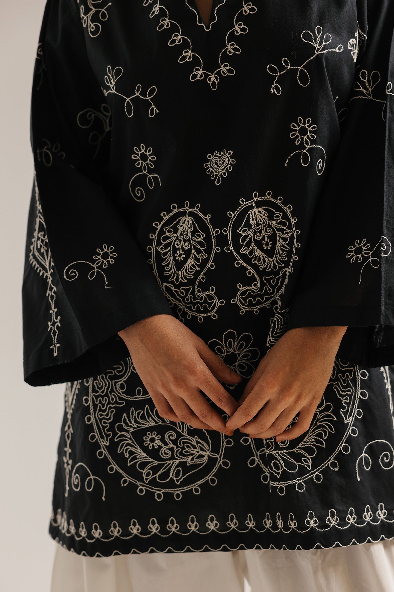 EMBROIDERED SHIRT (E7779/102/902)