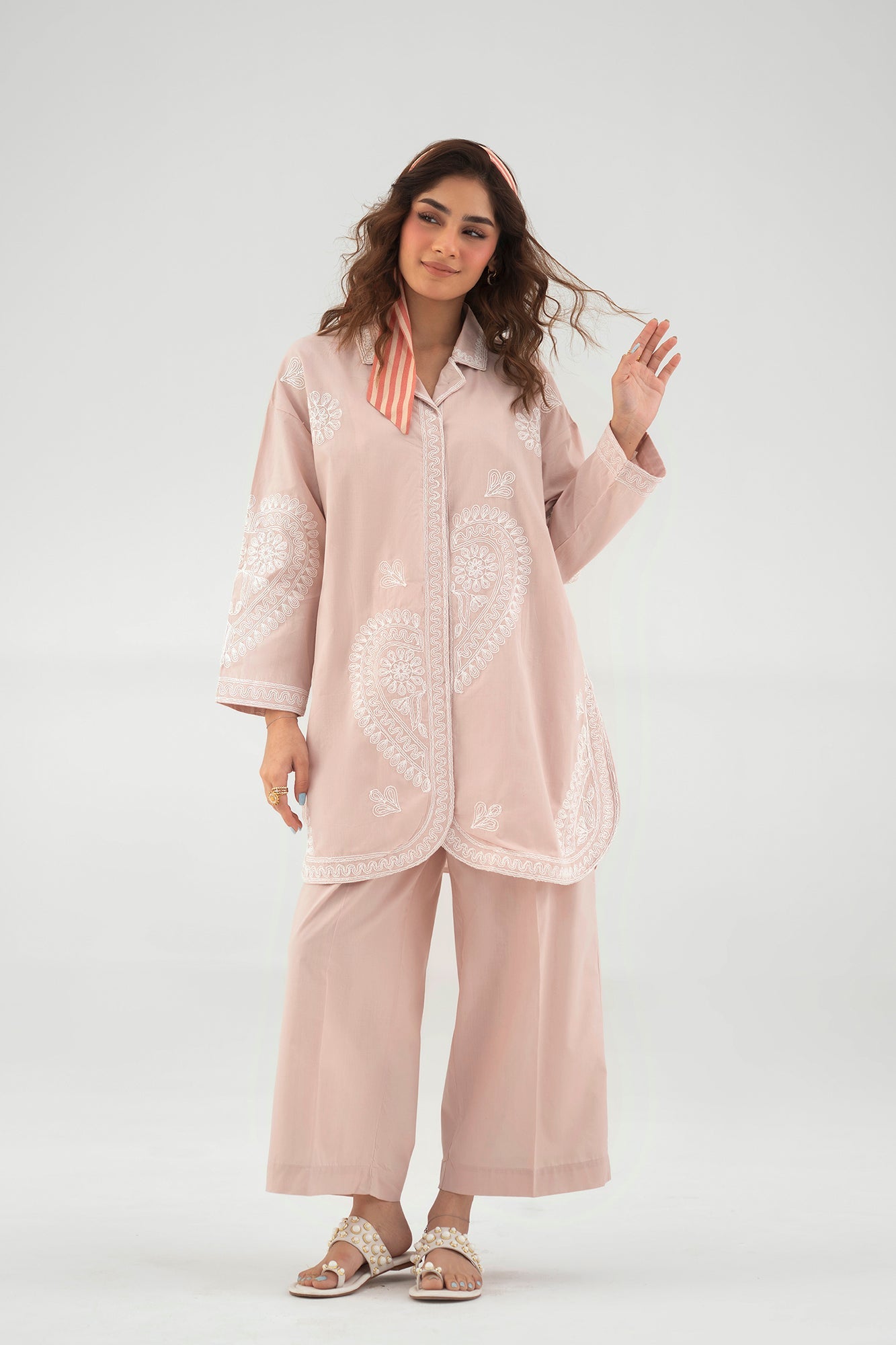 EMBROIDERED SUIT (E7780/102/329)