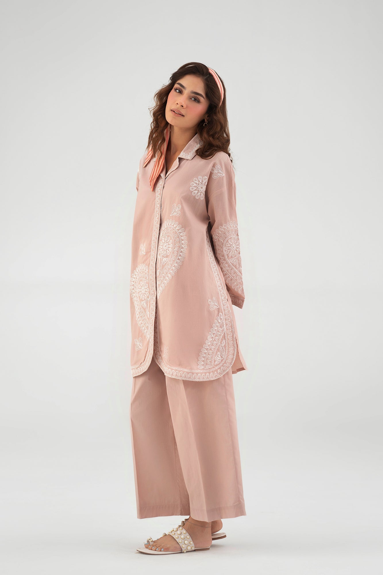 EMBROIDERED SUIT (E7780/102/329)