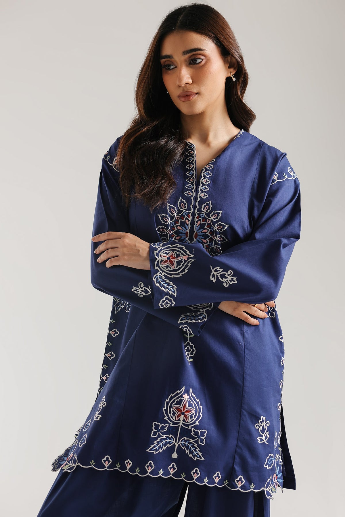 EMBROIDERED SUIT (E7785/102/623)