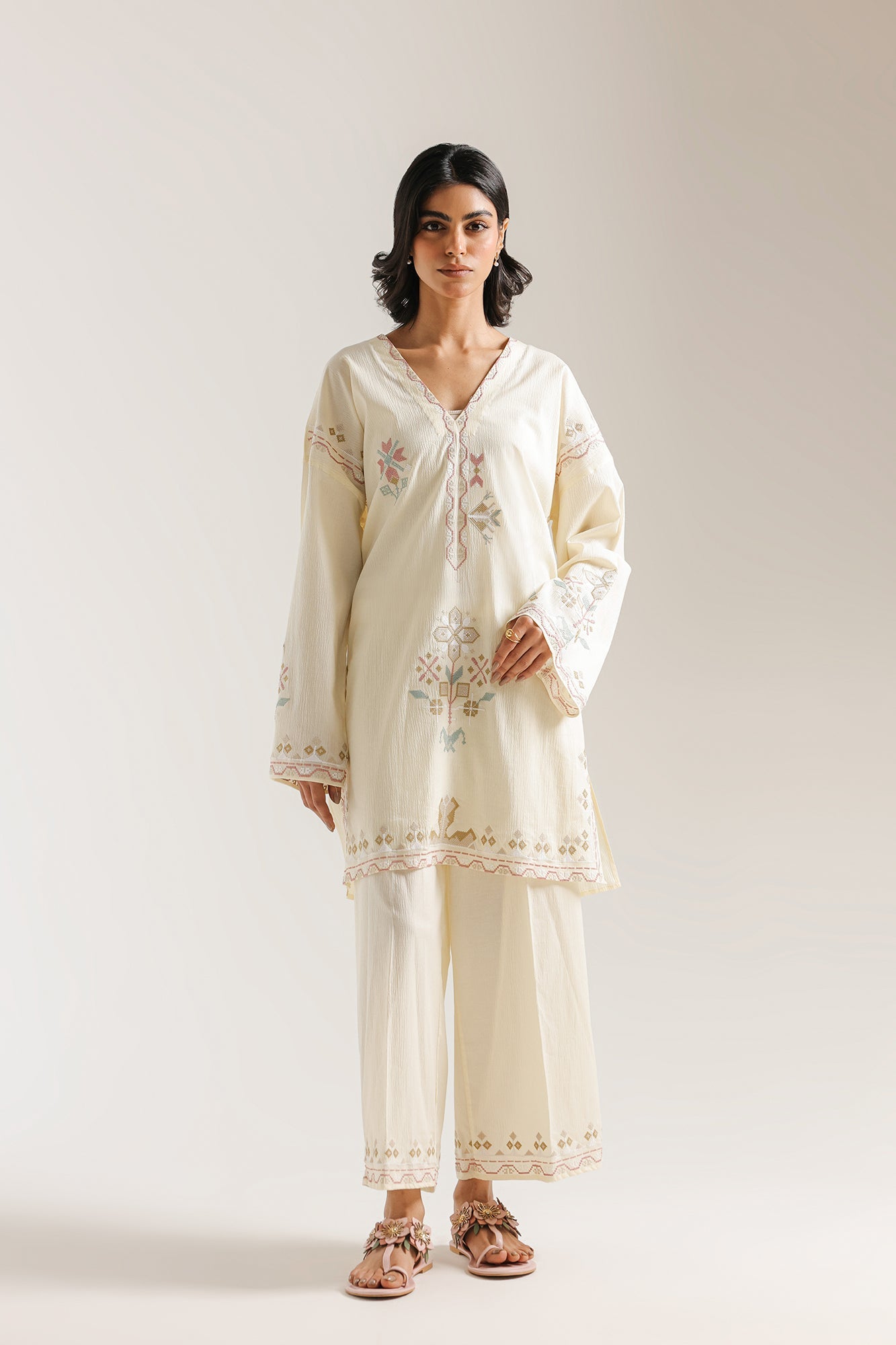 EMBROIDERED SUIT (E7797/102/115)