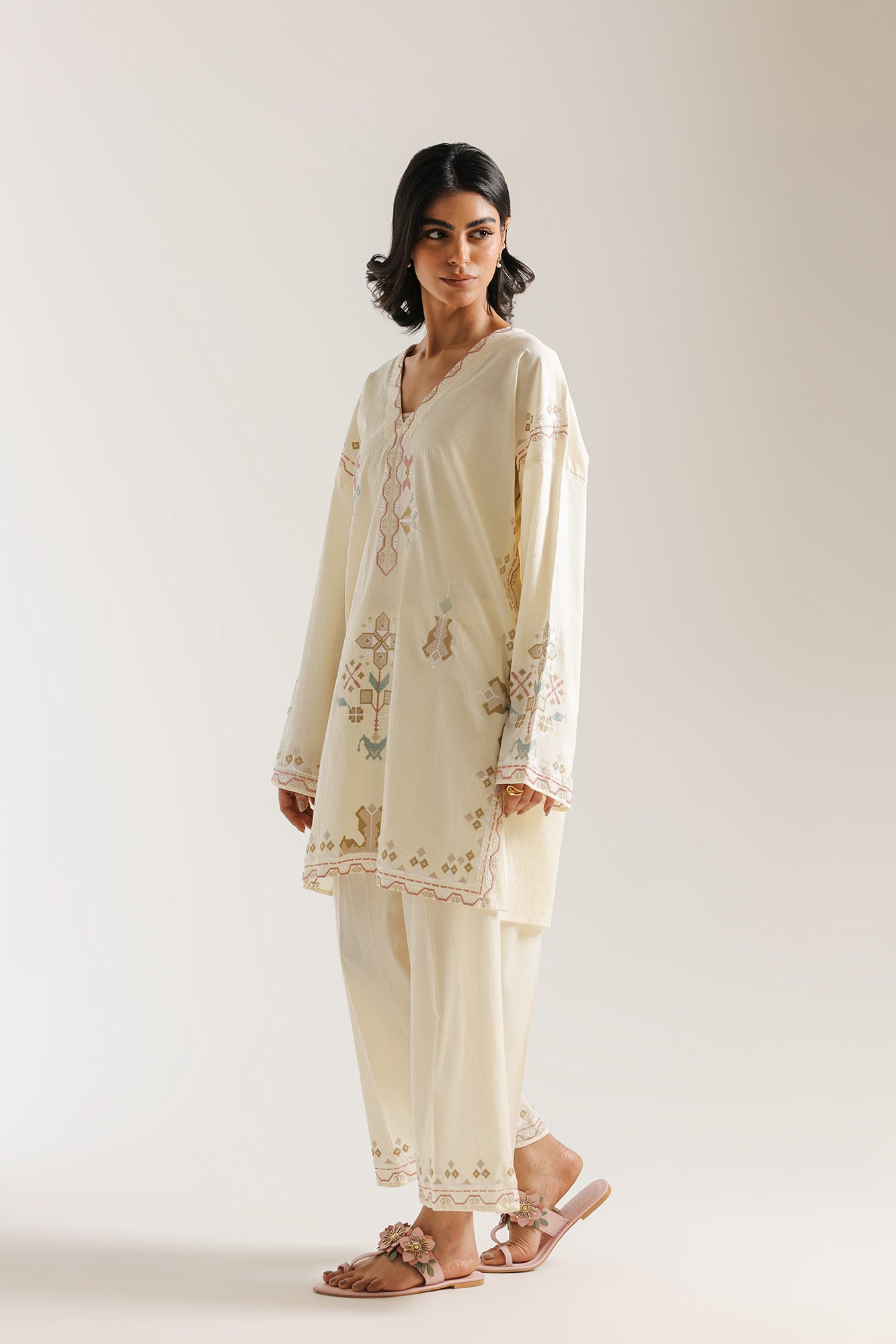 EMBROIDERED SUIT (E7797/102/115)