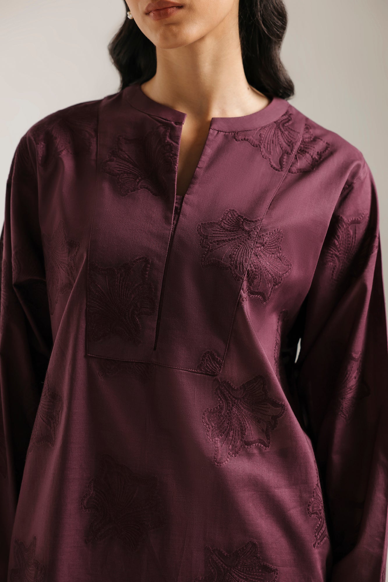 EMBROIDERED SUIT (E7803/102/519)