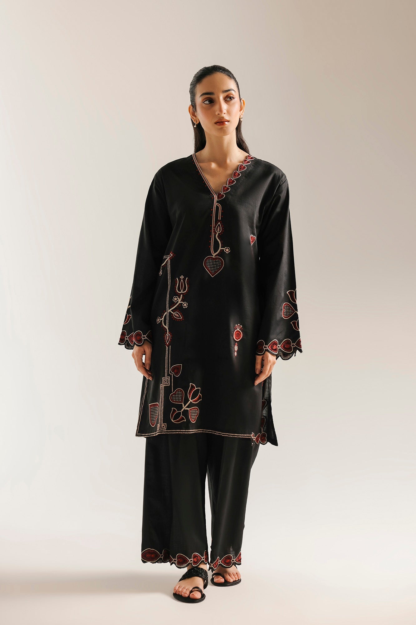 EMBROIDERED SUIT (E7815/102/901)