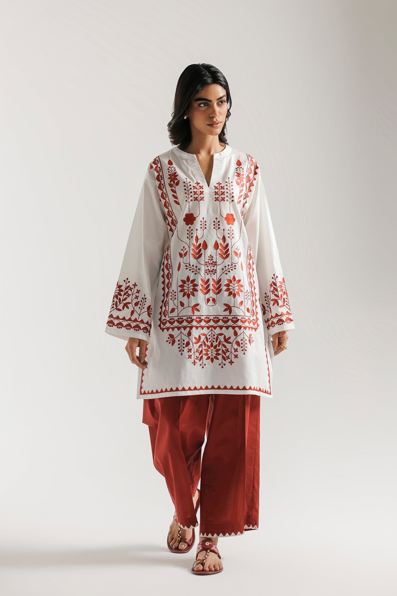 EMBROIDERED SUIT (E7822/102/001)