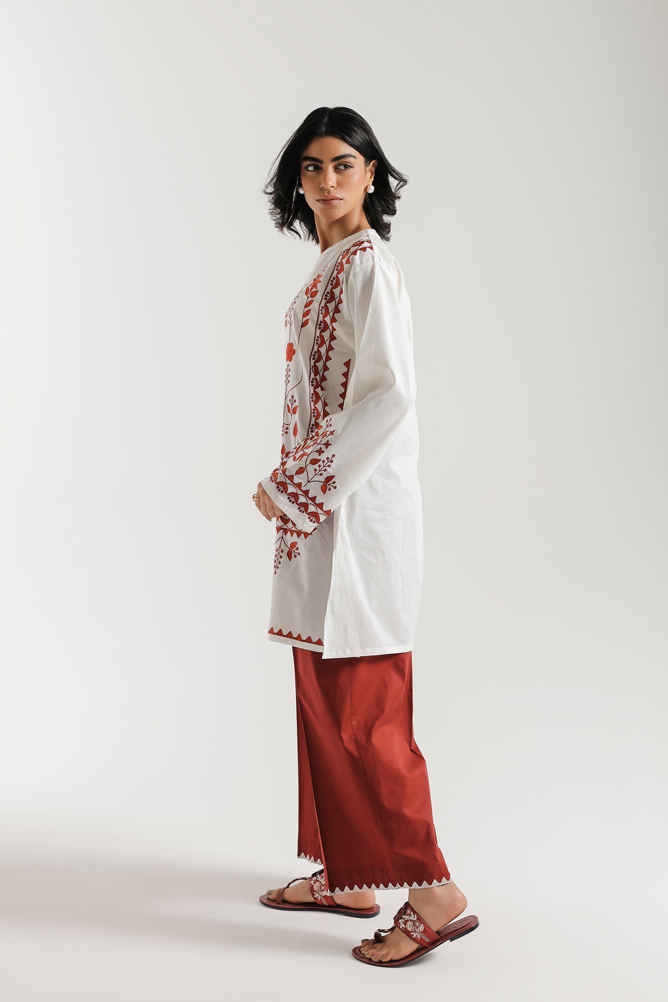 EMBROIDERED SUIT (E7822/102/001)