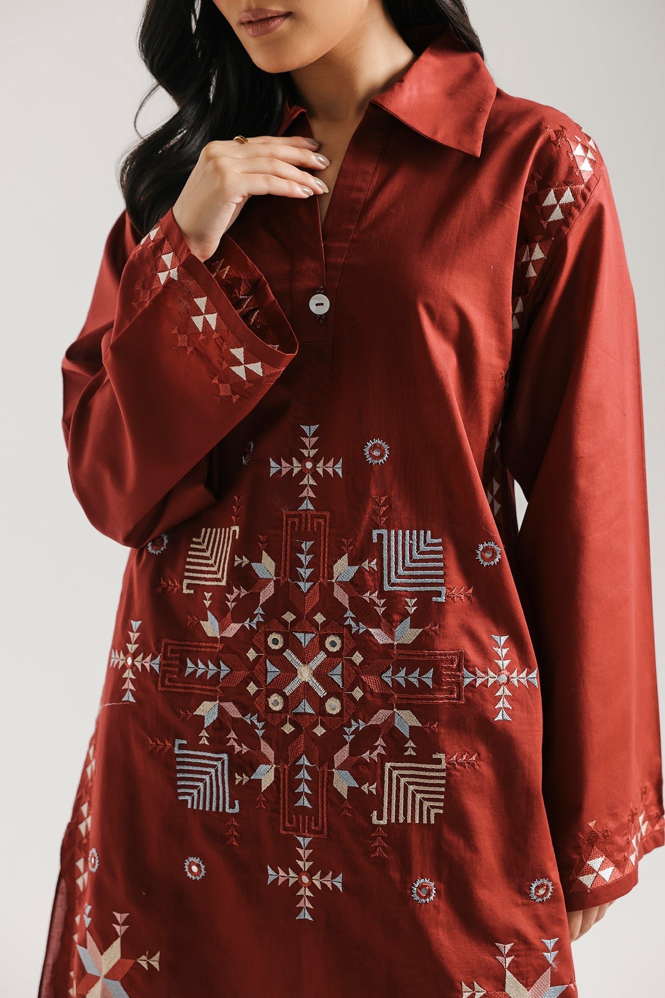 EMBROIDERED SUIT (E7828/102/305)