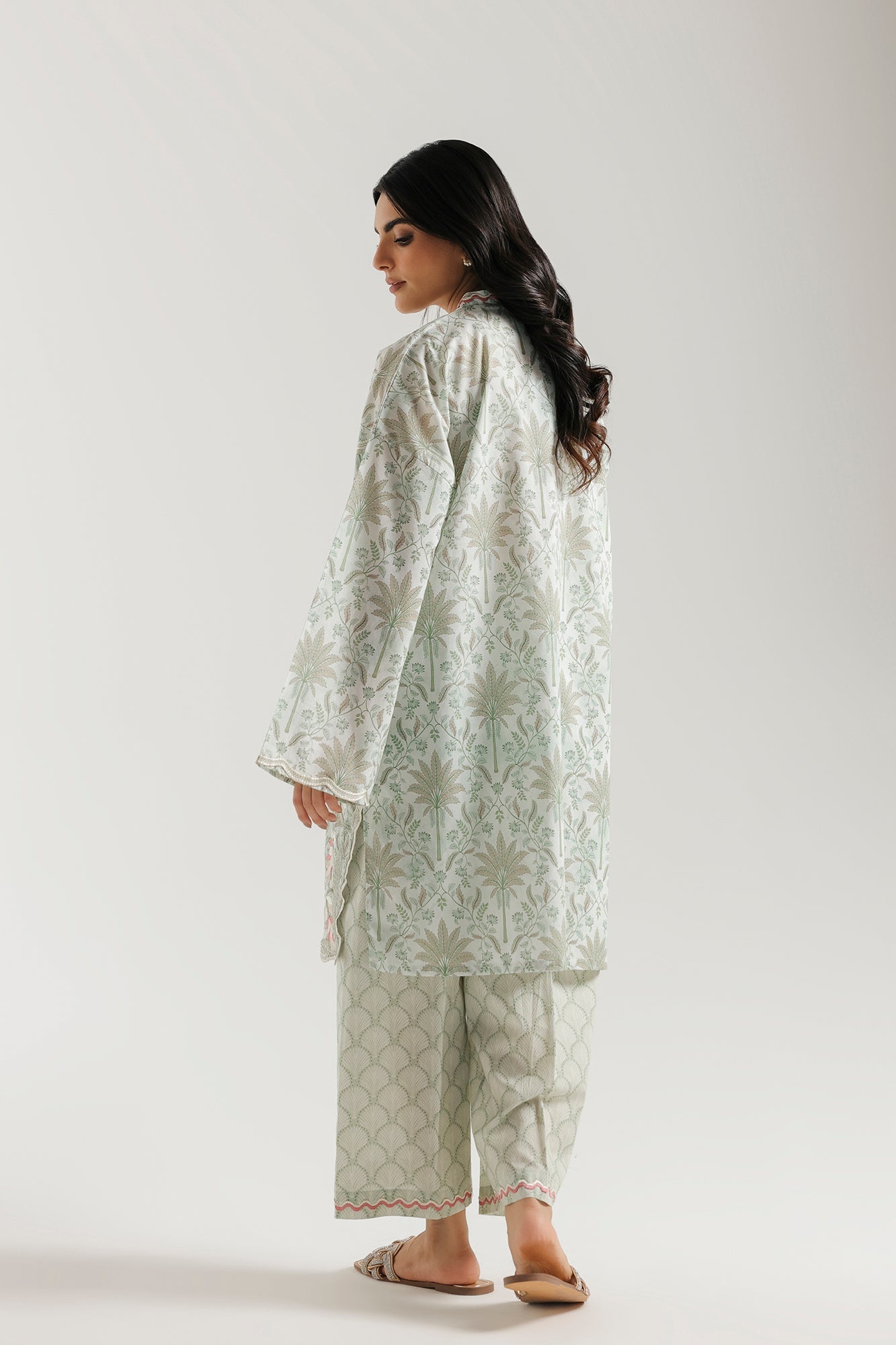 EMBROIDERED SUIT (E7835/102/718)