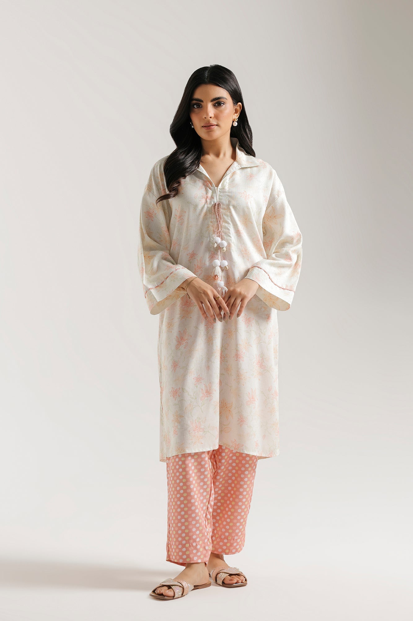 EMBROIDERED SUIT (E7841/102/002)