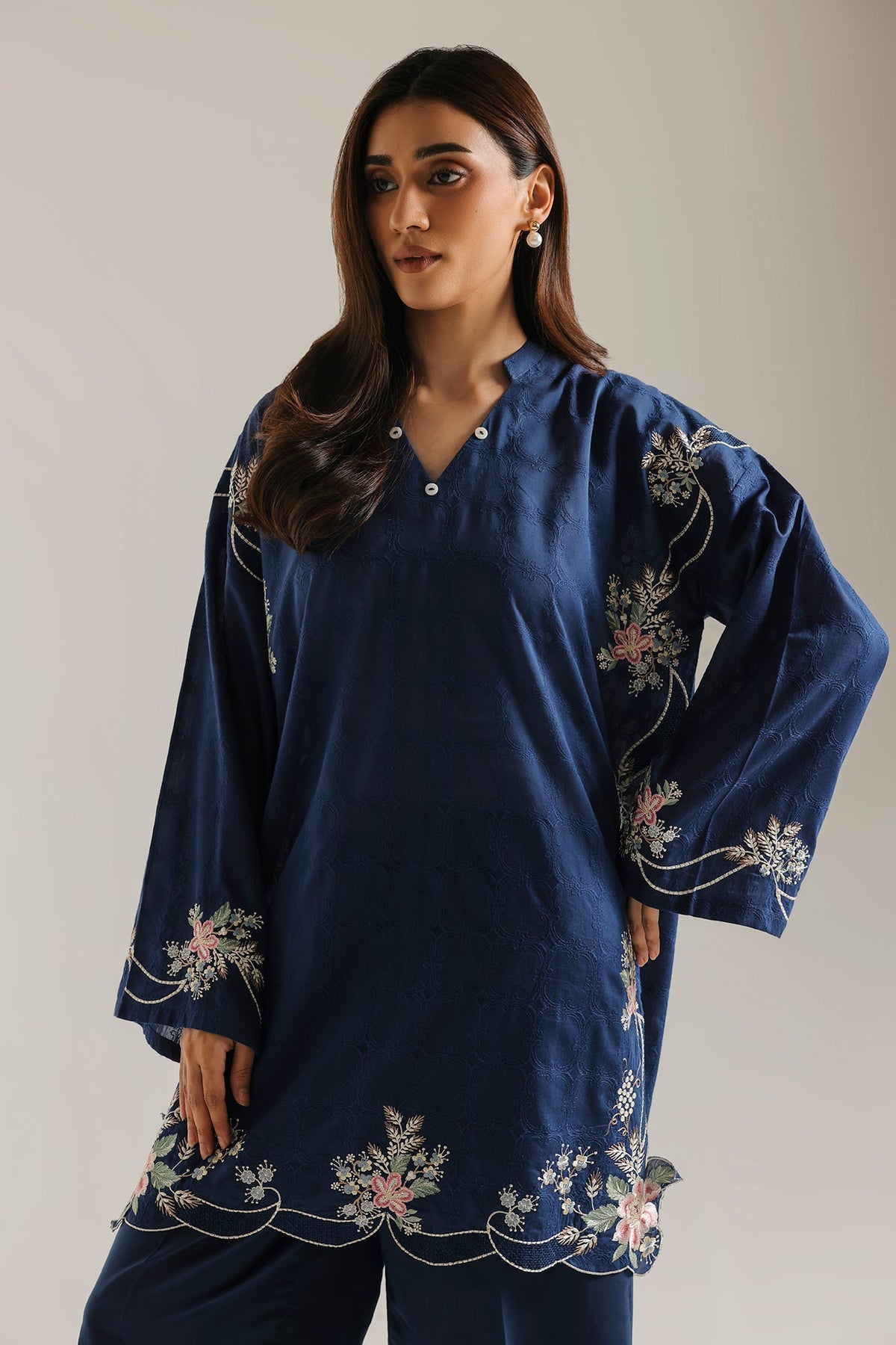 EMBROIDERED SUIT (E7849/102/620)