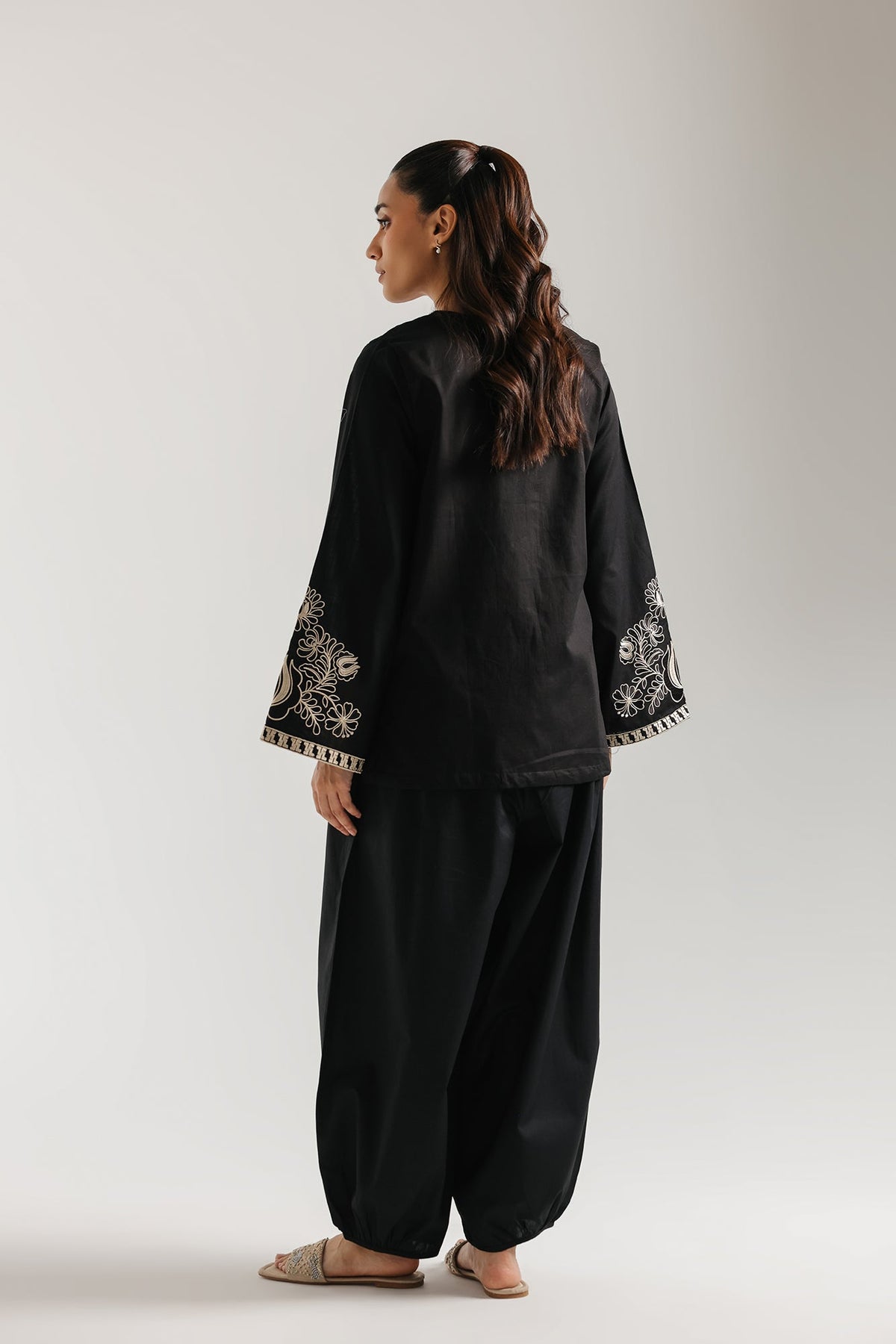 EMBROIDERED KURTI (E7931/102/902)