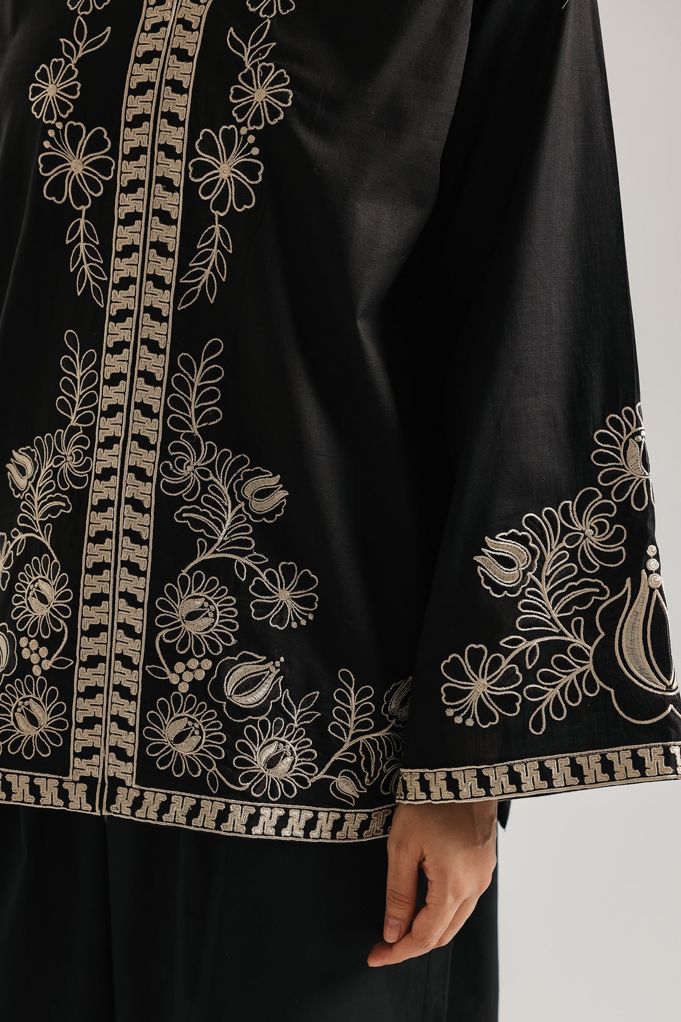 EMBROIDERED KURTI (E7931/102/902)