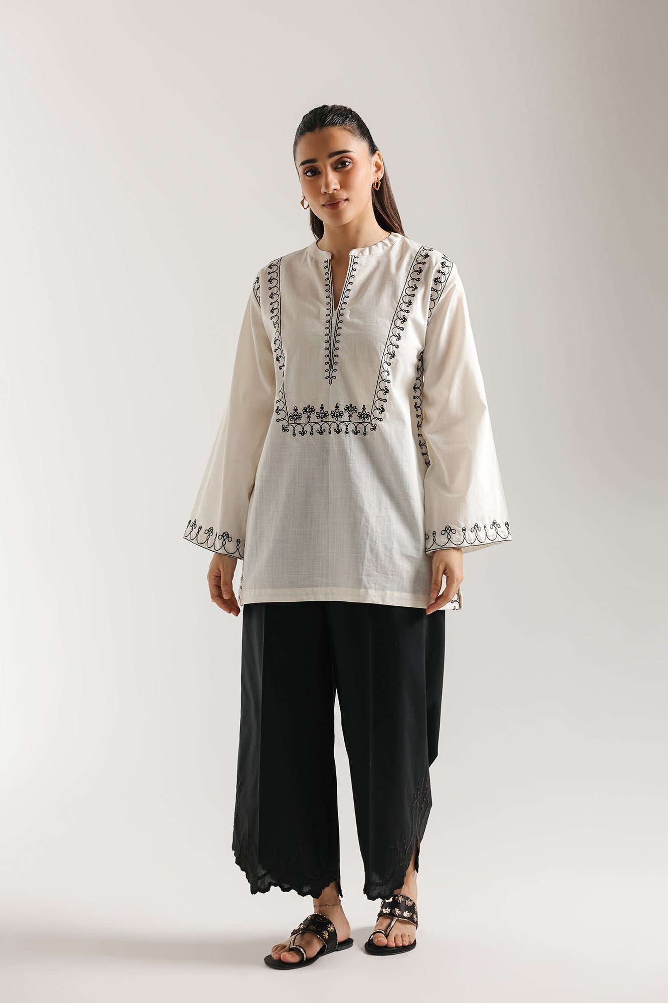 EMBROIDERED KURTI (E7938/102/004)