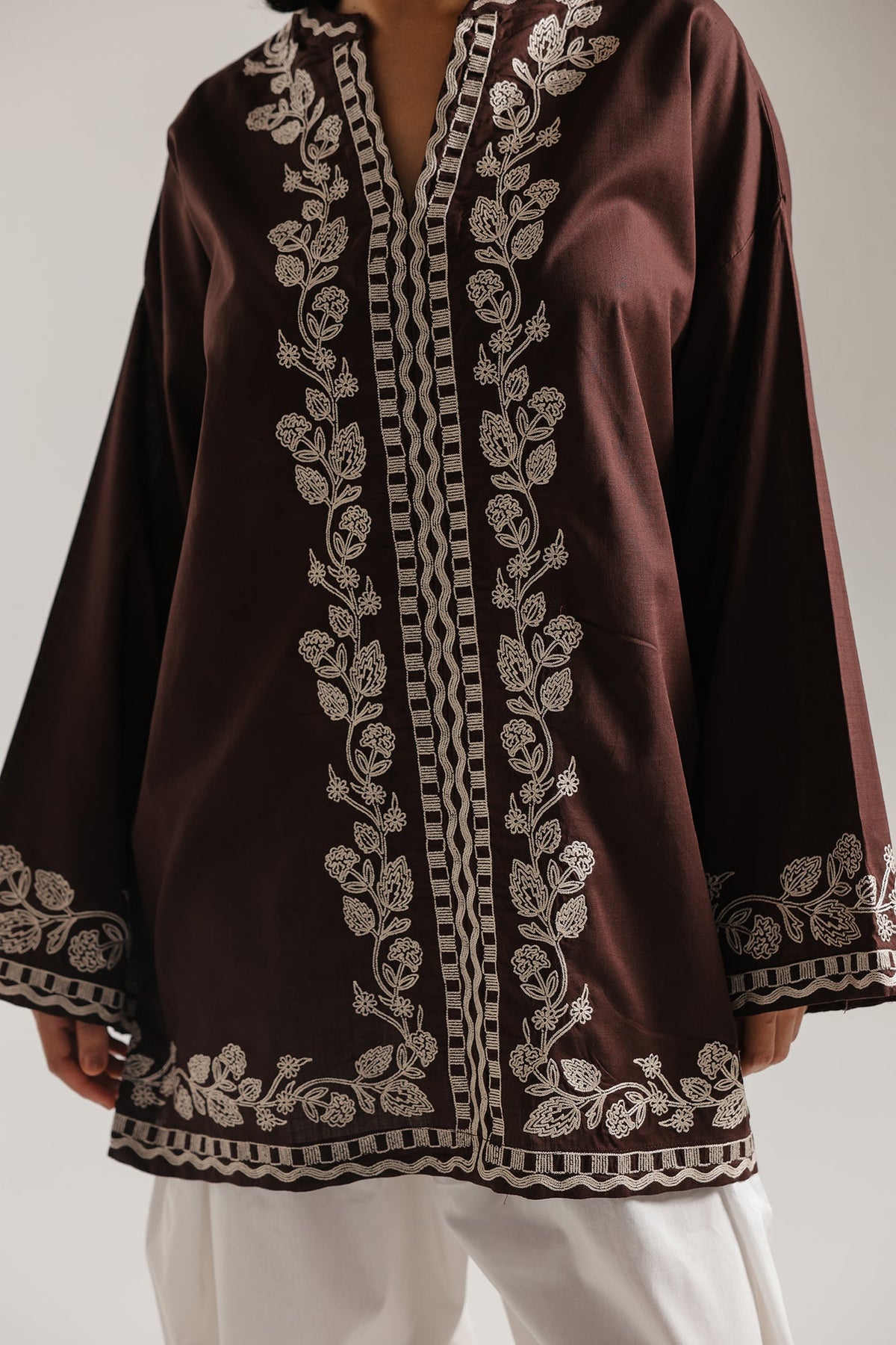 EMBROIDERED KURTI (E7941/102/318)