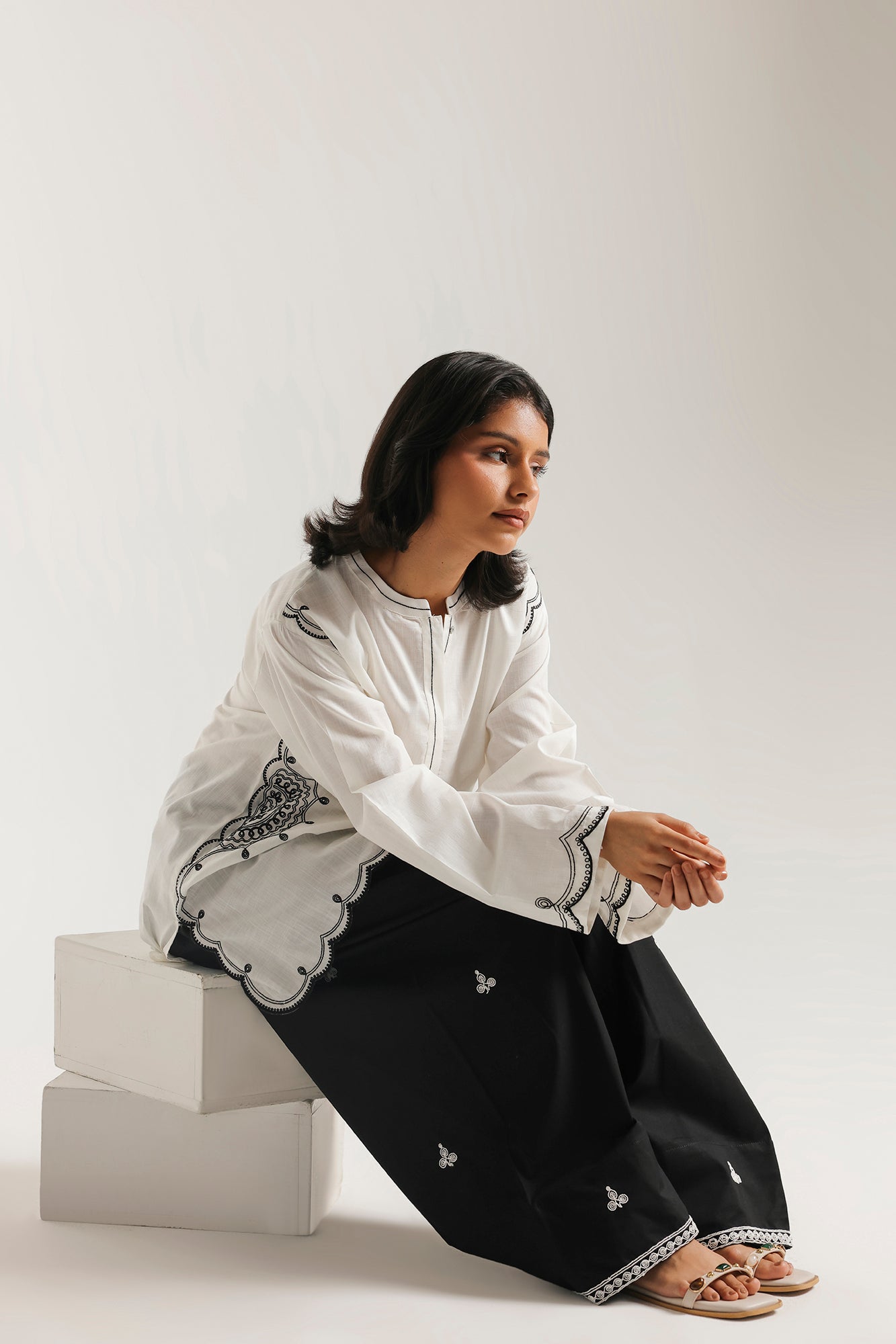 EMBROIDERED KURTI (E7942/102/001)