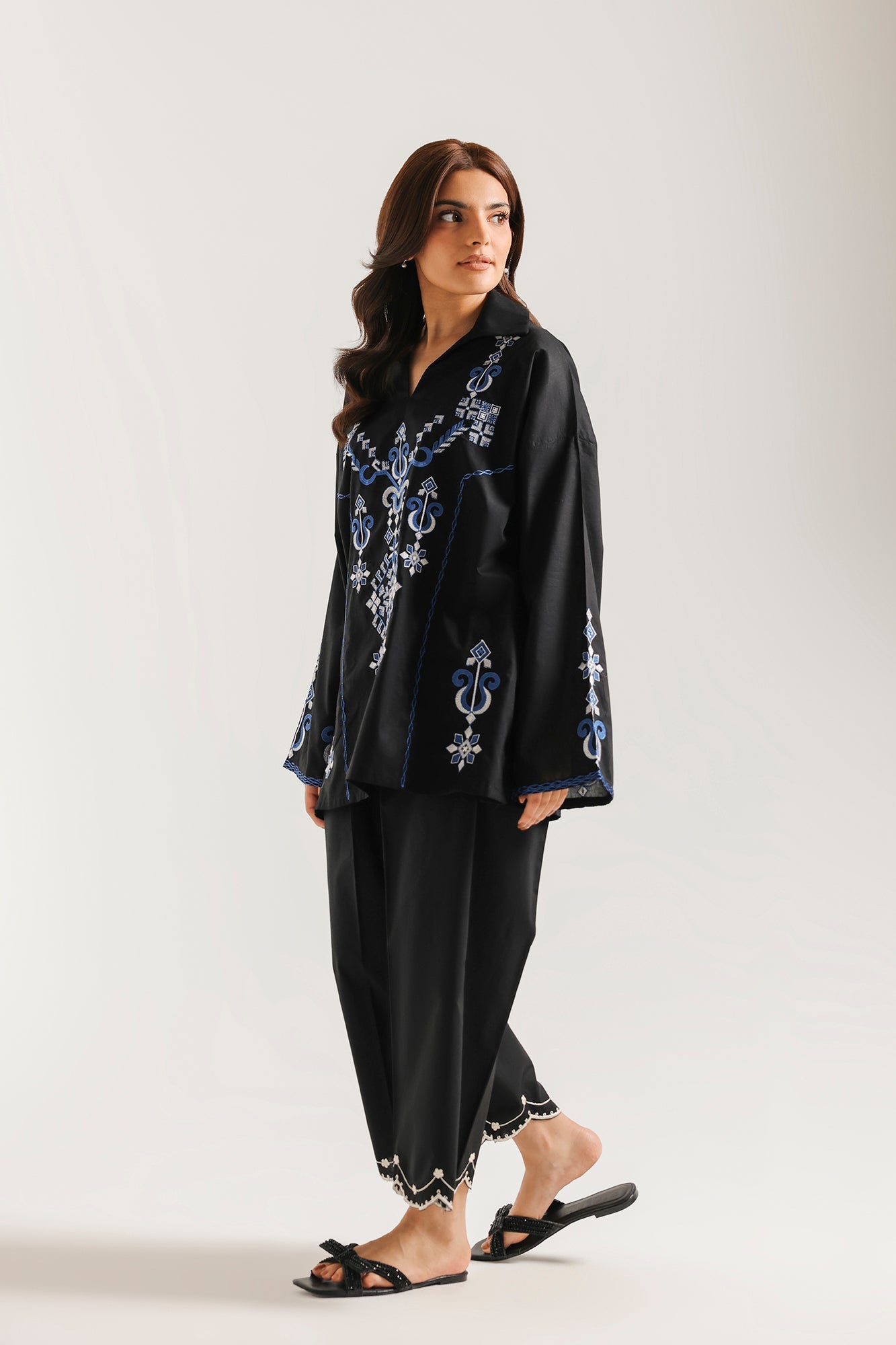 https://cdn.shopify.com/s/files/1/2290/7917/files/E7956-102-901_2.jpg?v=1781612372