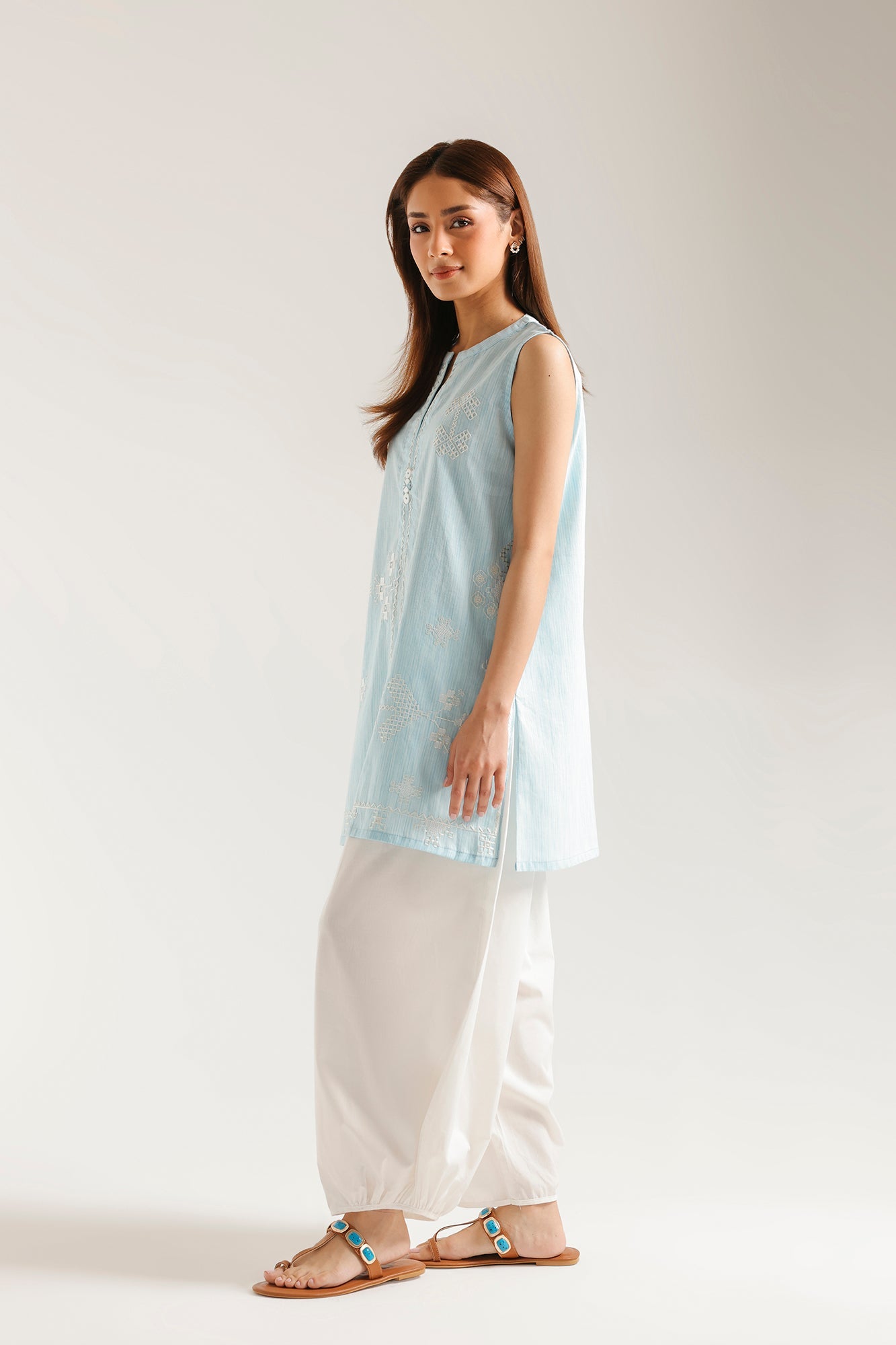 EMBROIDERED KURTI (E7961/102/633)