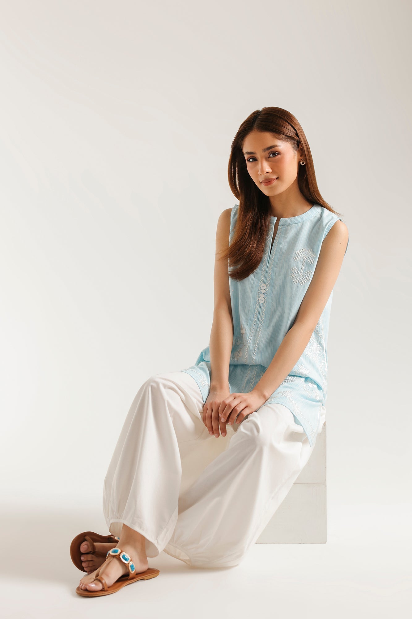 EMBROIDERED KURTI (E7961/102/633)