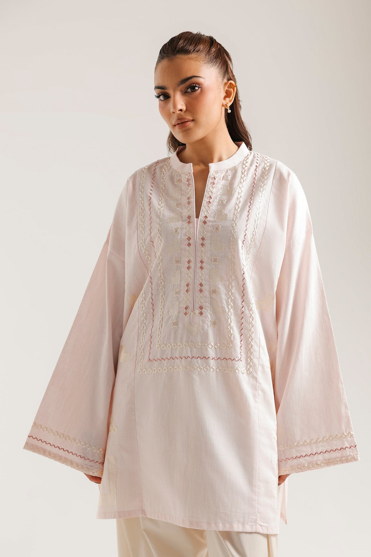 EMBROIDERED KURTI (E7962/102/316)