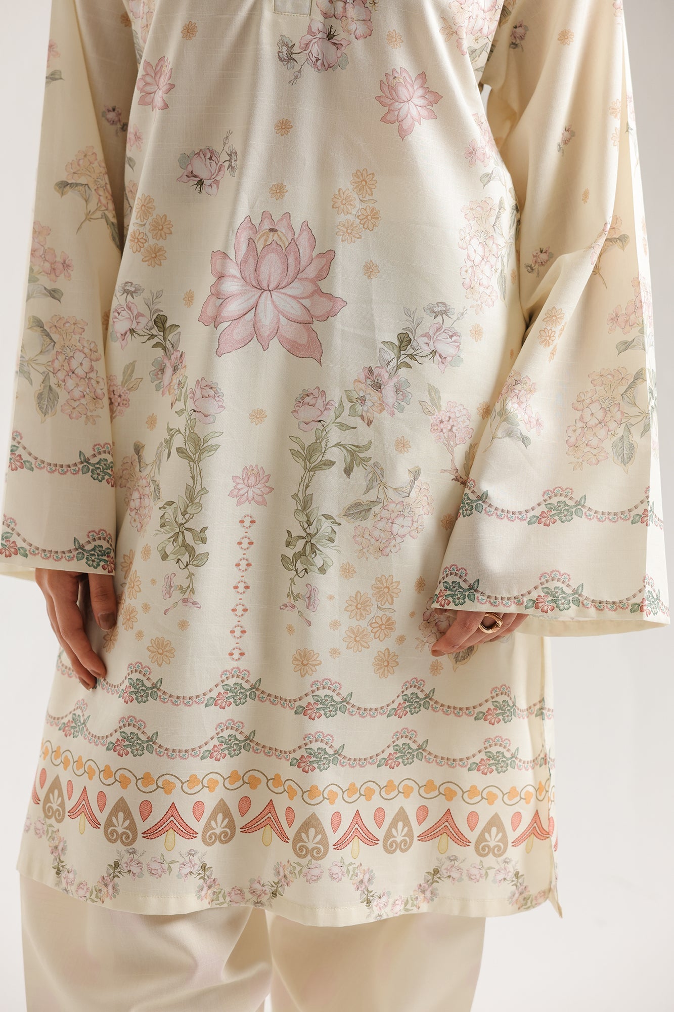 PRINTED SUIT (E8136/102/115)