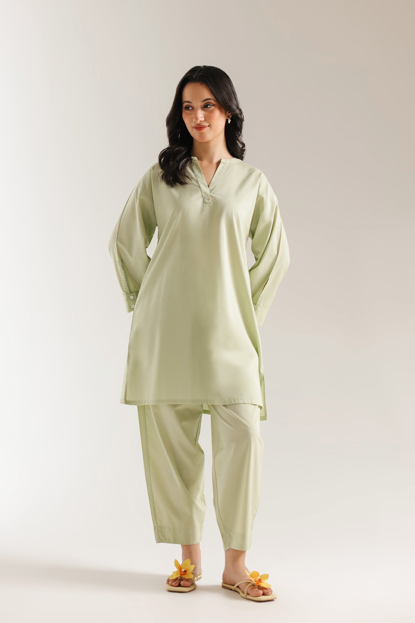 https://cdn.shopify.com/s/files/1/2290/7917/files/E8149-102-130_1.jpg?v=1771308099