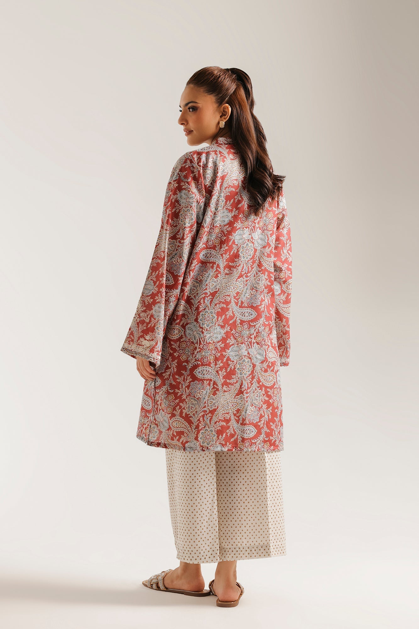 EMBROIDERED SUIT (E8225/102/305)
