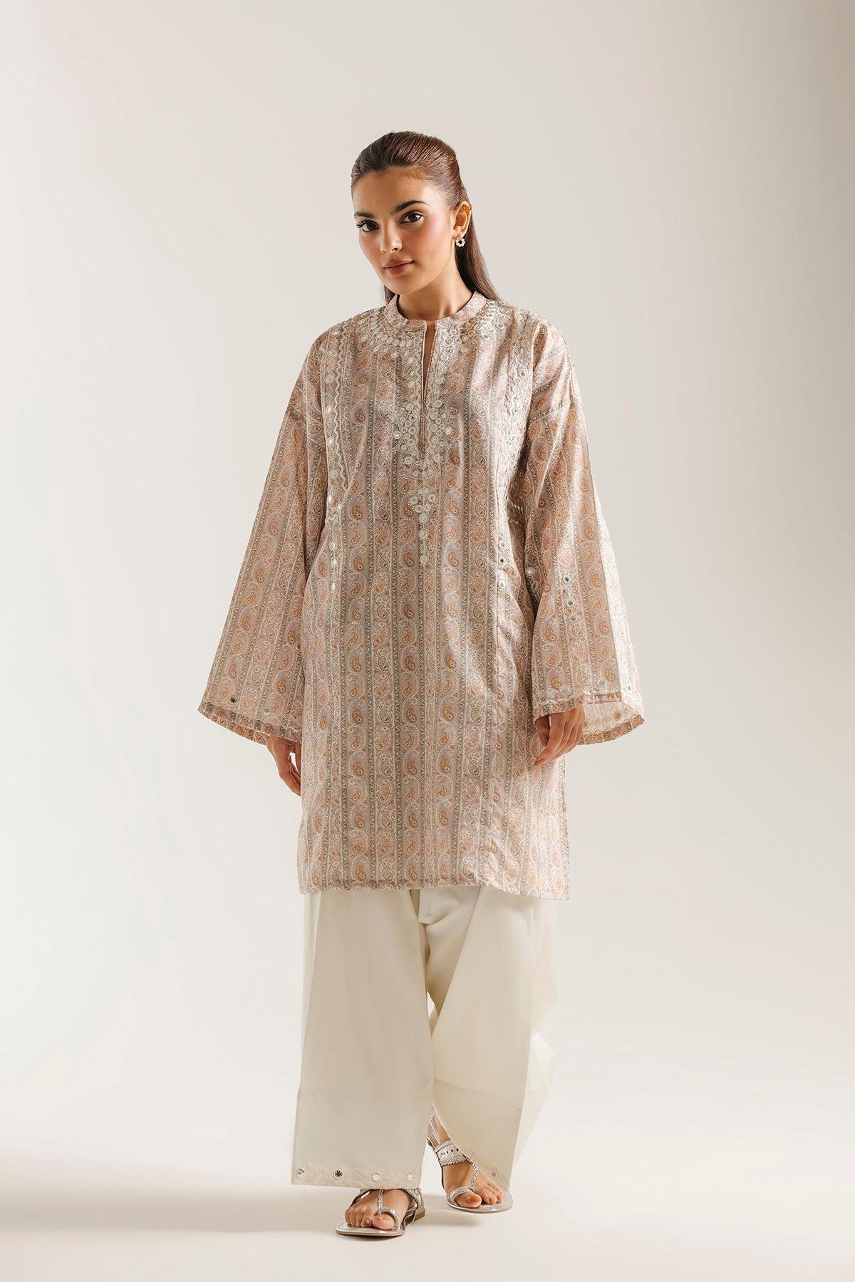 EMBROIDERED SUIT (E8233/102/005)