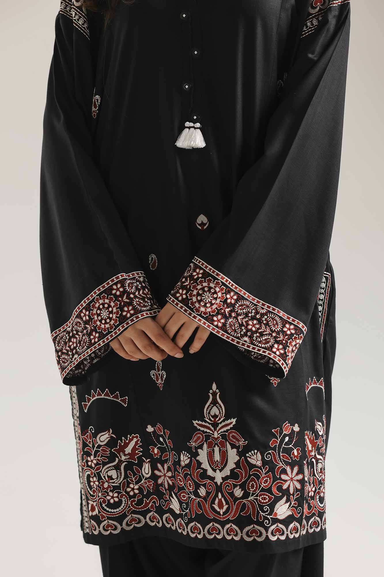 EMBROIDERED SUIT (E8245/102/902)