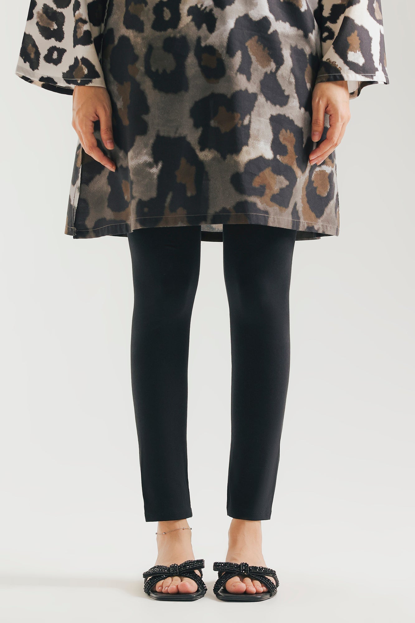 TIGHTS (E8326/102/902)