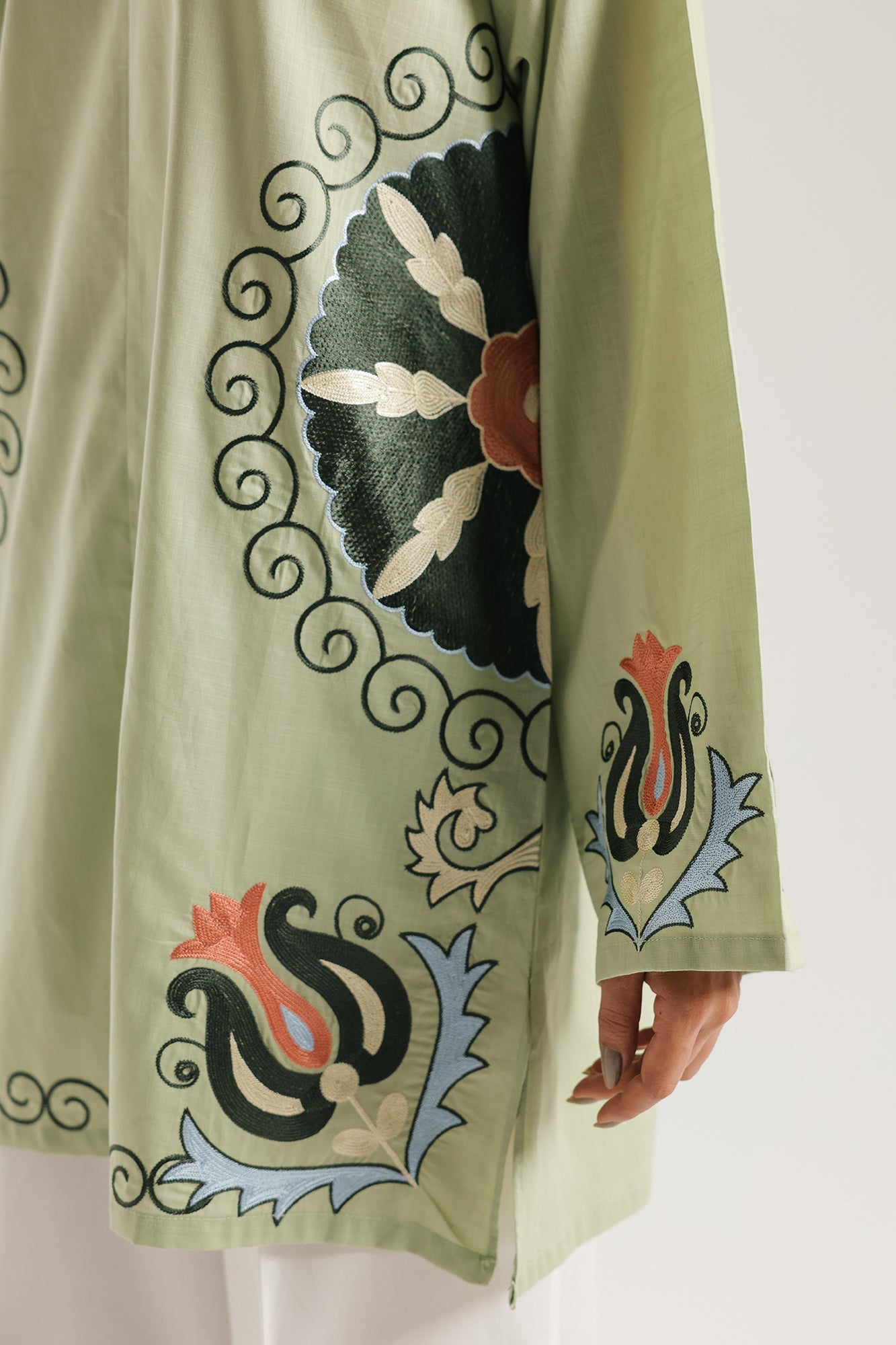 EMBROIDERED KURTI (E8425/102/130)