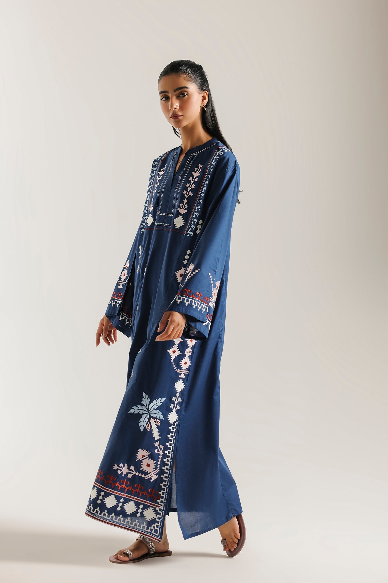 EMBROIDERED SHIRT (E8432/102/622)