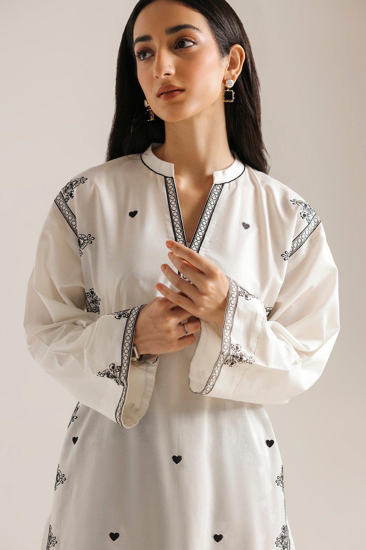 EMBROIDERED SUIT (E8434/102/005)