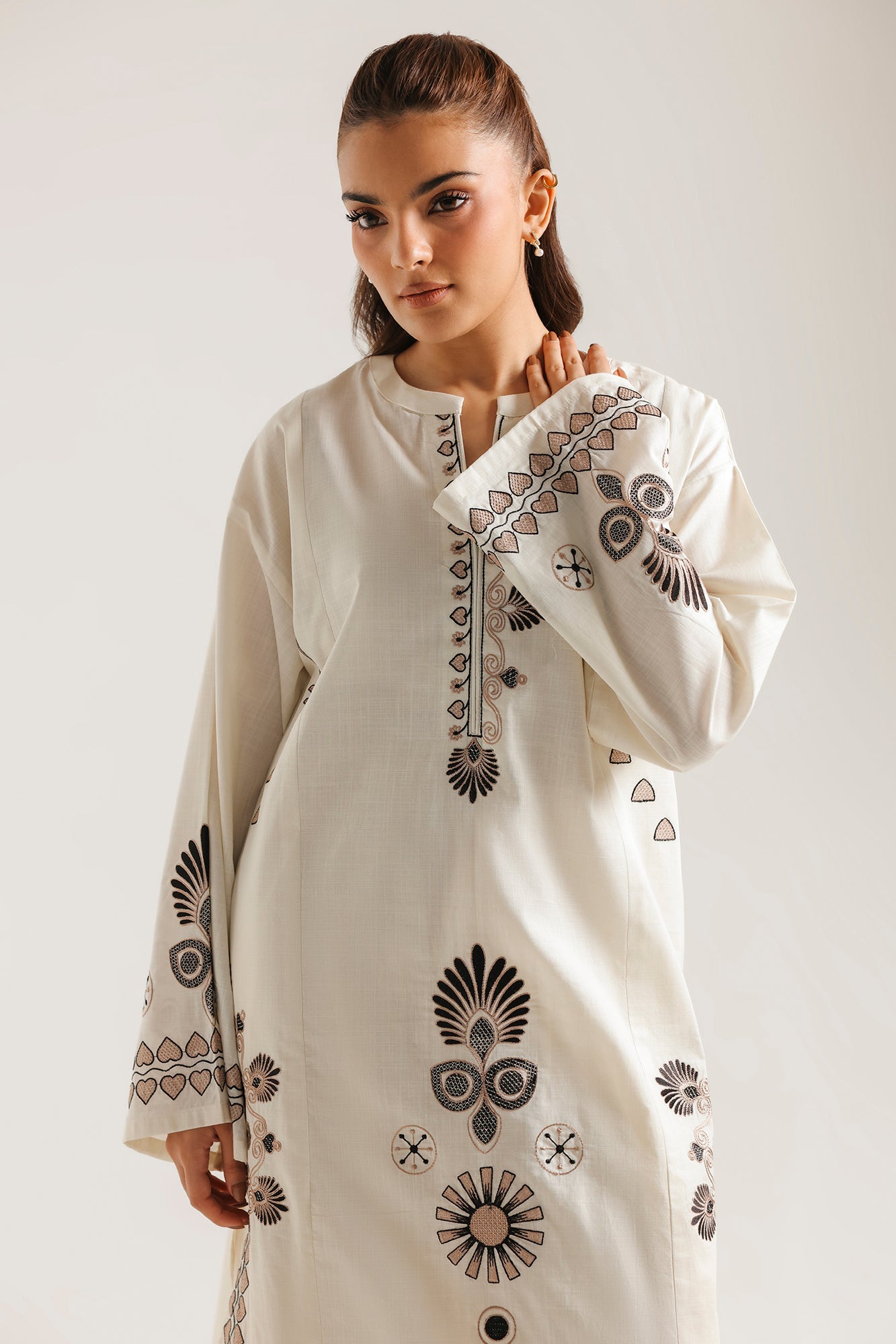 EMBROIDERED SHIRT (E9200/102/005)