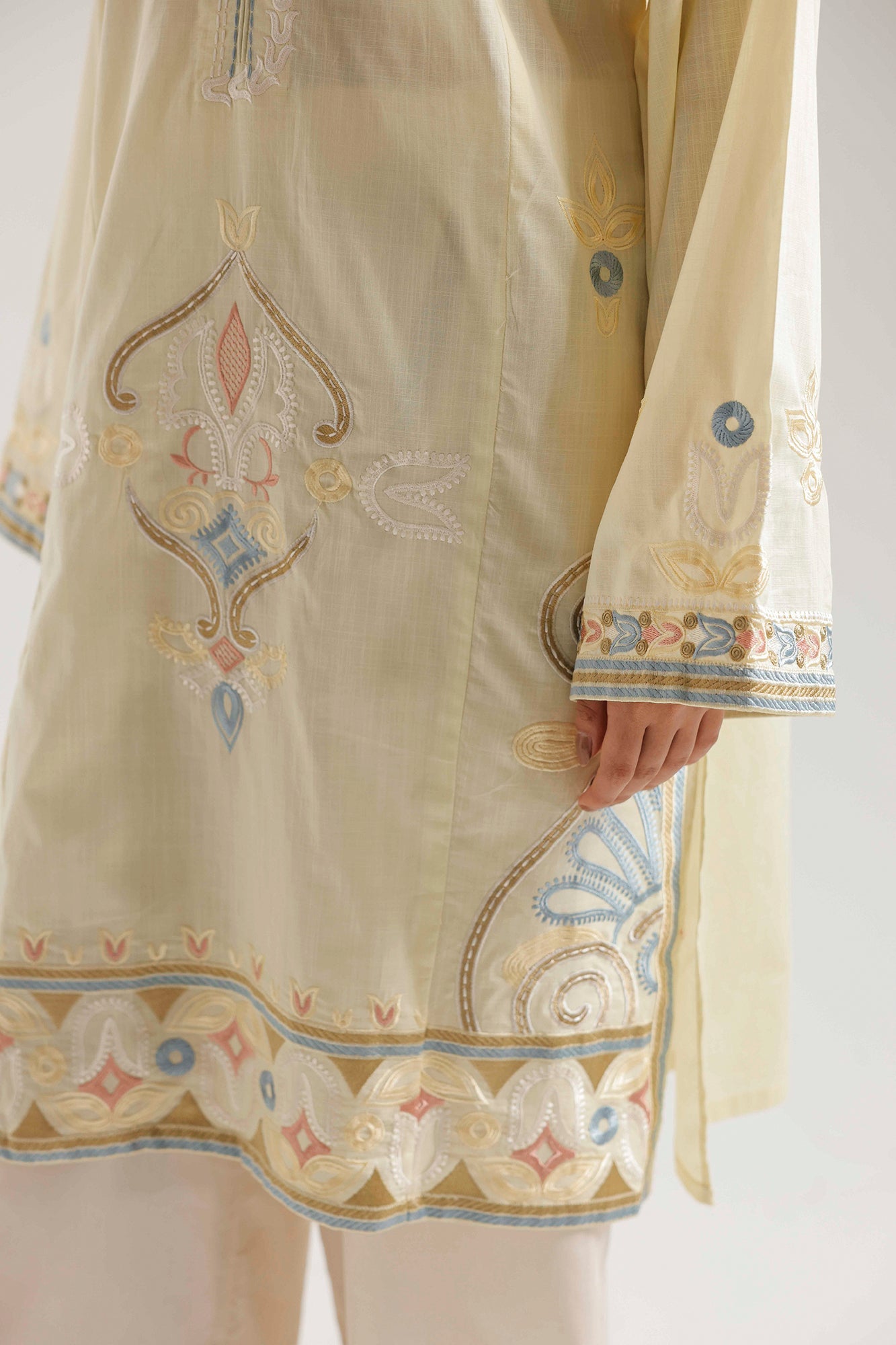EMBROIDERED SHIRT (E9204/102/110)