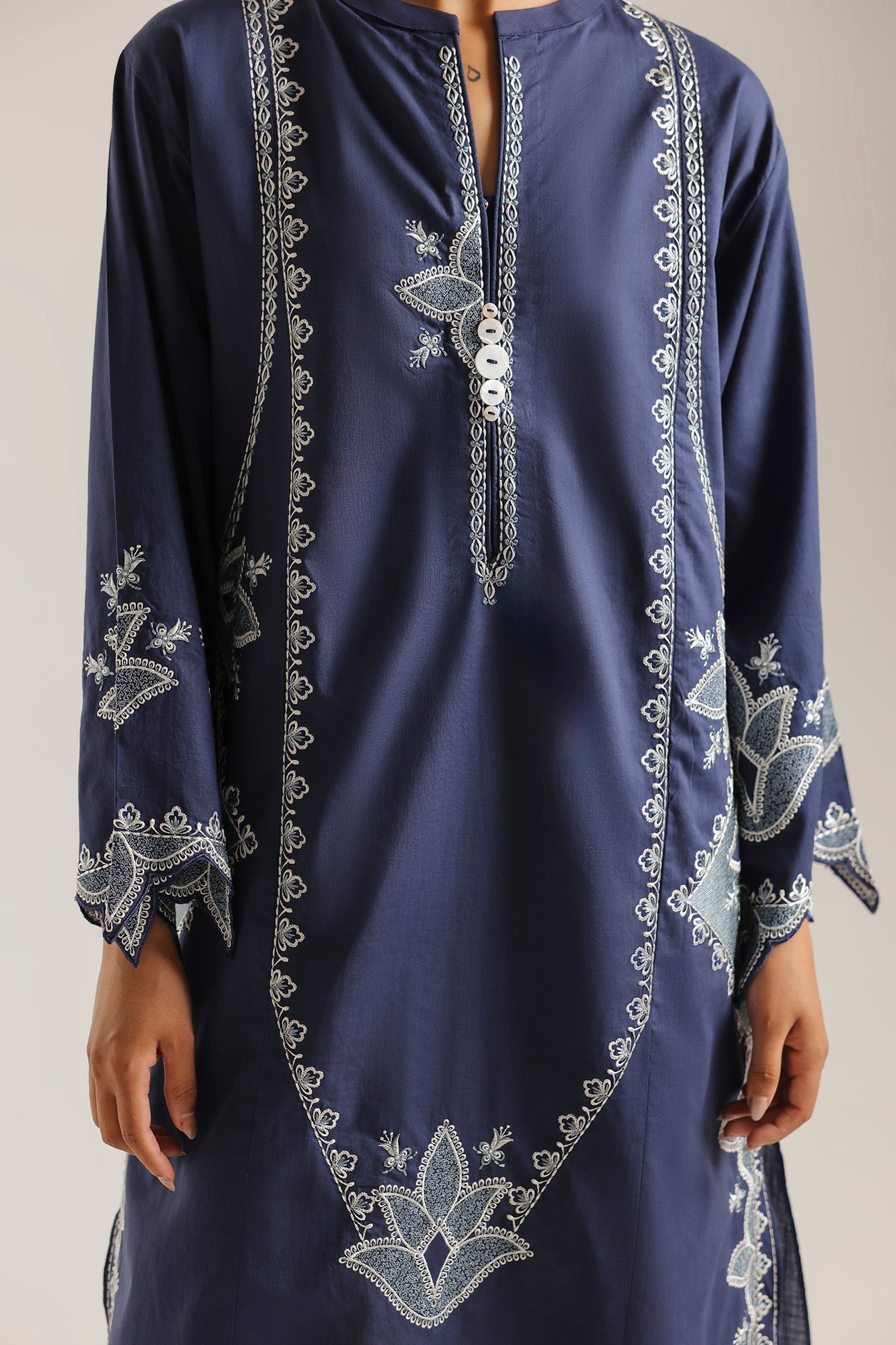EMBROIDERED SHIRT (E9205/102/620)