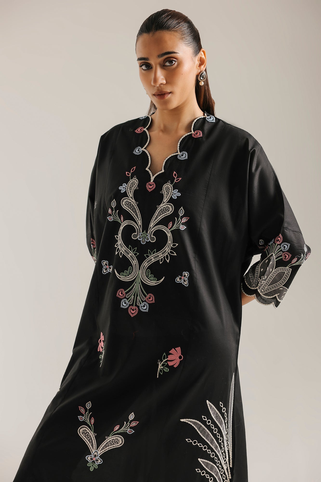 EMBROIDERED KAFTAN (E9231/102/902)