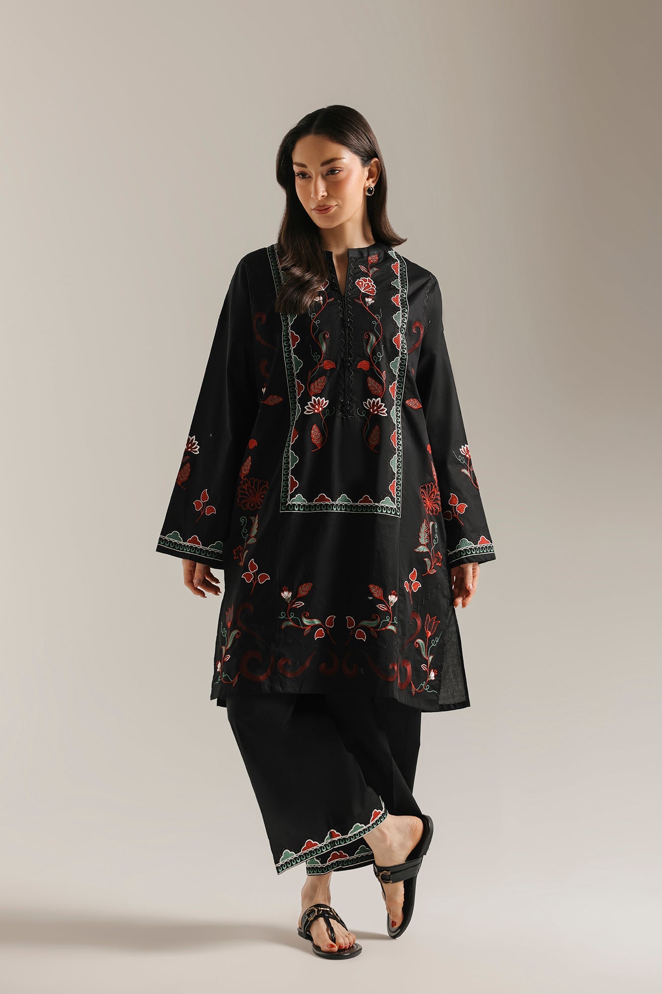 EMBROIDERED SUIT (E9240/102/902)