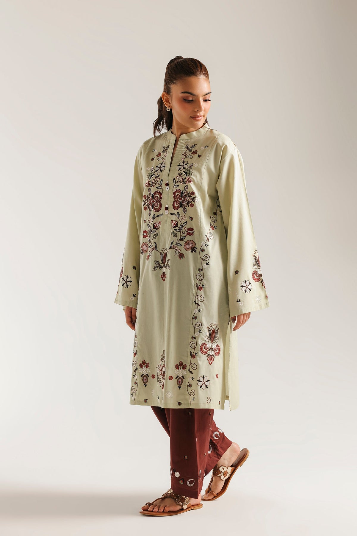 EMBROIDERED SUIT (E9241/102/129)