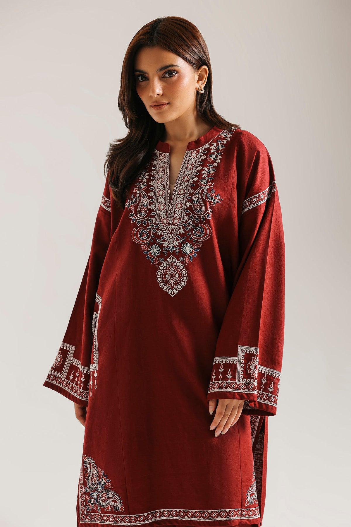 EMBROIDERED SUIT (E9249/102/305)