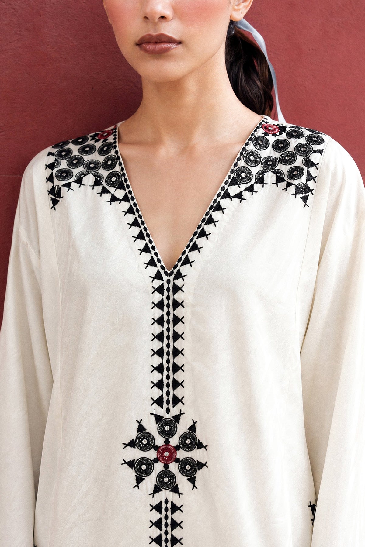 EMBROIDERED SUIT (E9300-102-003)