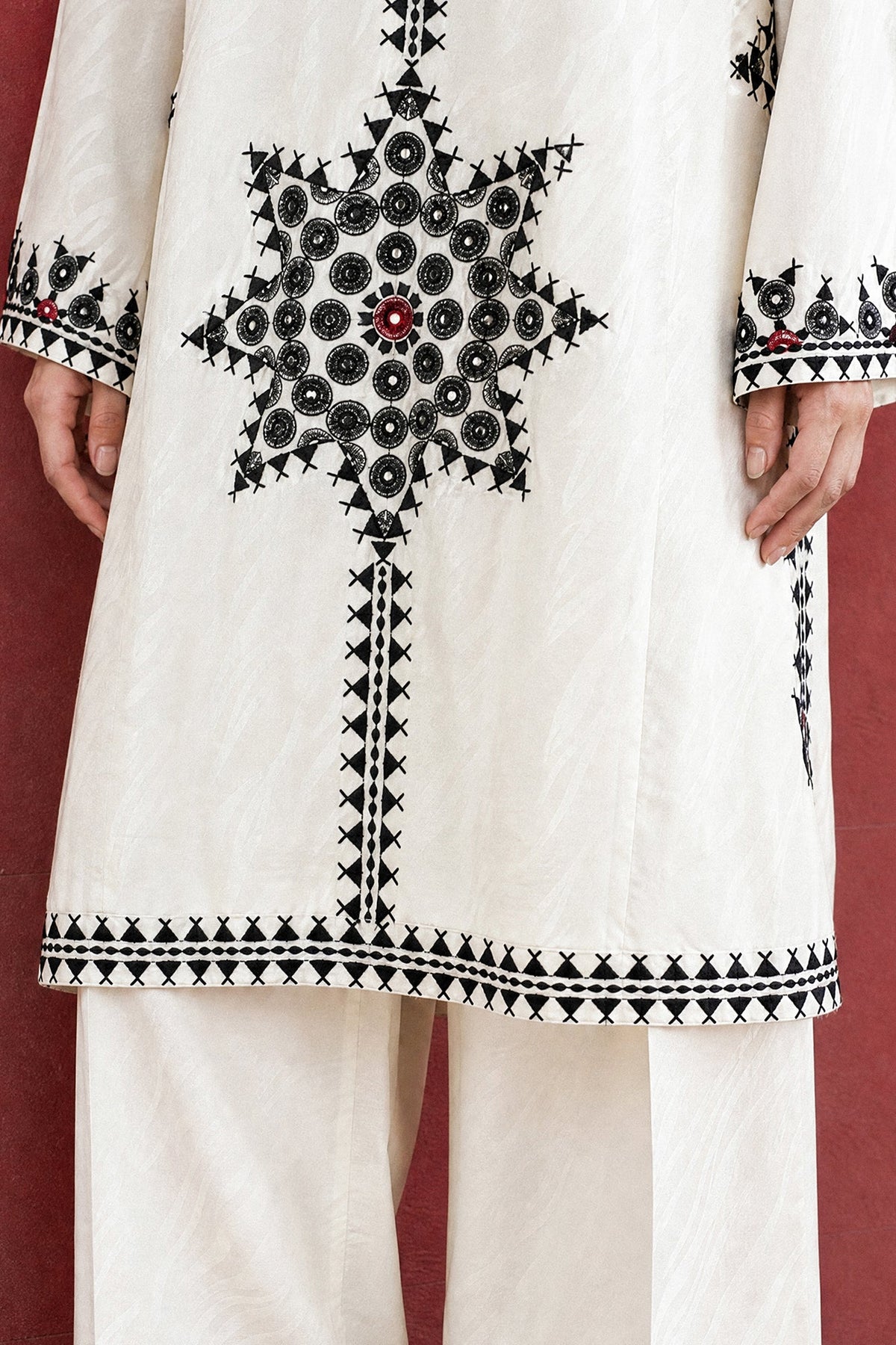 EMBROIDERED SUIT (E9300-102-003)