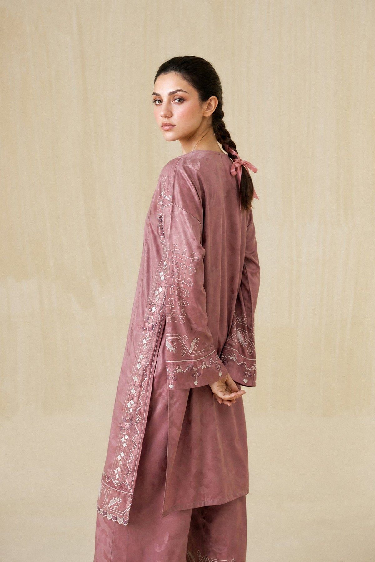 EMBROIDERED SUIT (E9304-102-527)