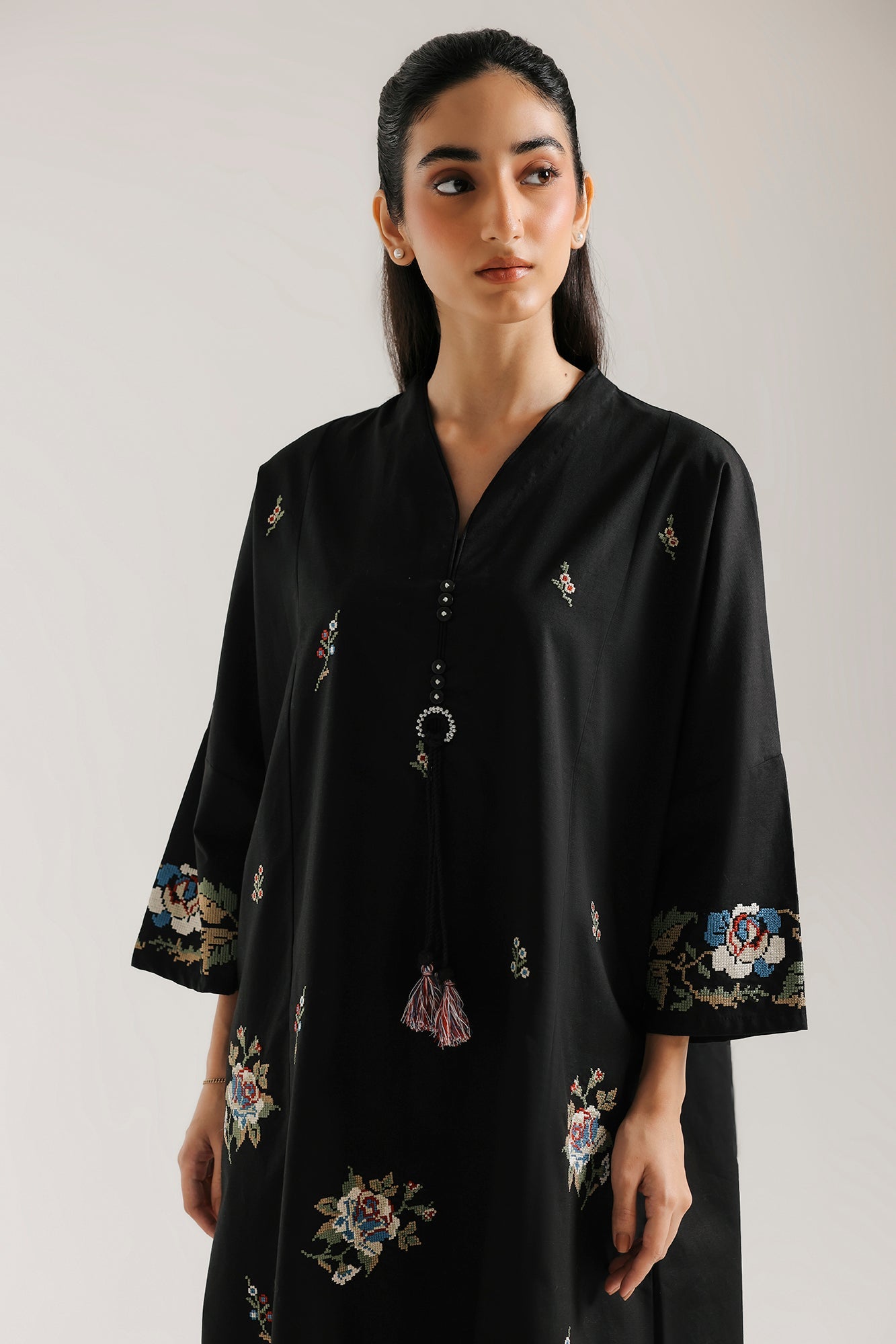 EMBROIDERED KAFTAN (E9326-102-902)